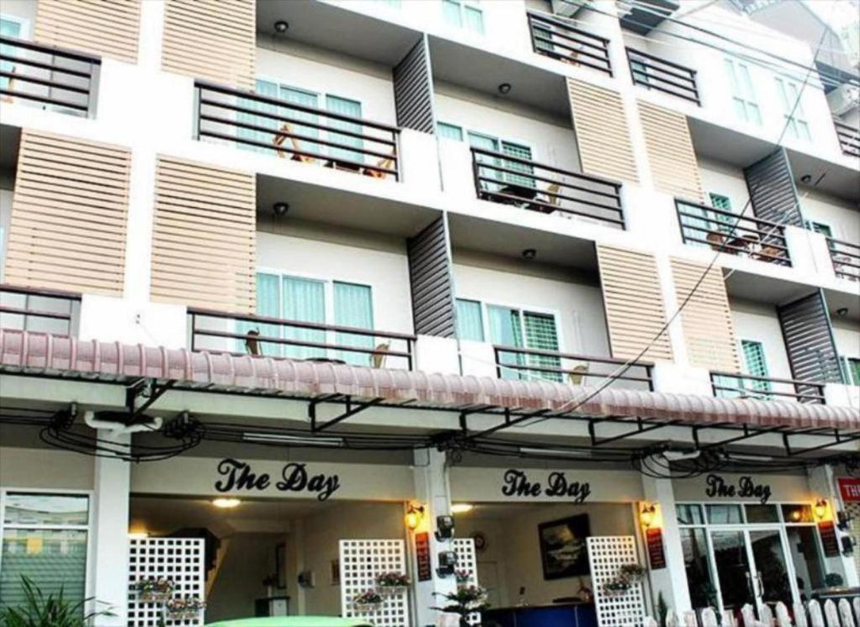 The Day Hotel Τσον Μπουρί Εξωτερικό φωτογραφία